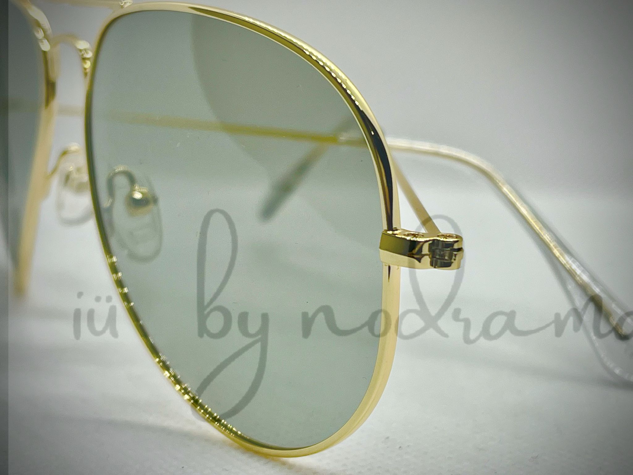 gafas de sol modelo Tornasoladas Doradas